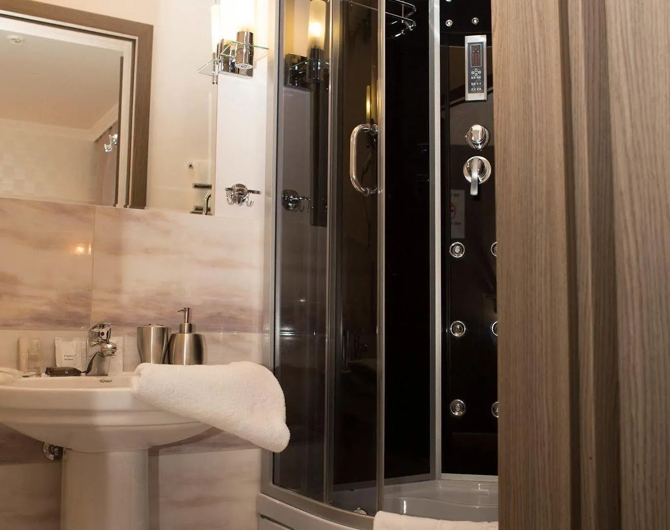 Hotel Elegant Kiev  Kyiv